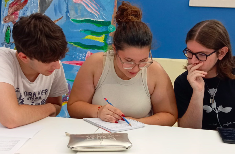 La storia di Antonella Paninabella sul palco di un teatro in un’opera fatta dai ragazzi per i ragazzi