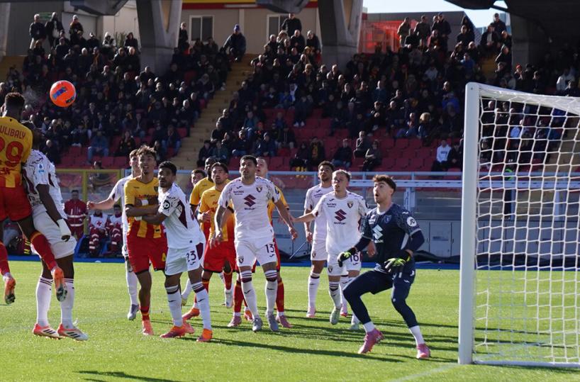 Lecce - Torino, al Via del Mare la vittoria della padrona di casa: due gol nei primi due minuti 