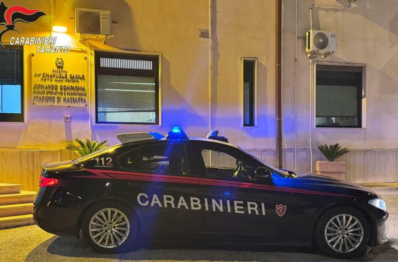 Massafra, lite per una donna finisce nel sangue: 26enne arrestato dopo aver accoltellato un connazionale rumeno