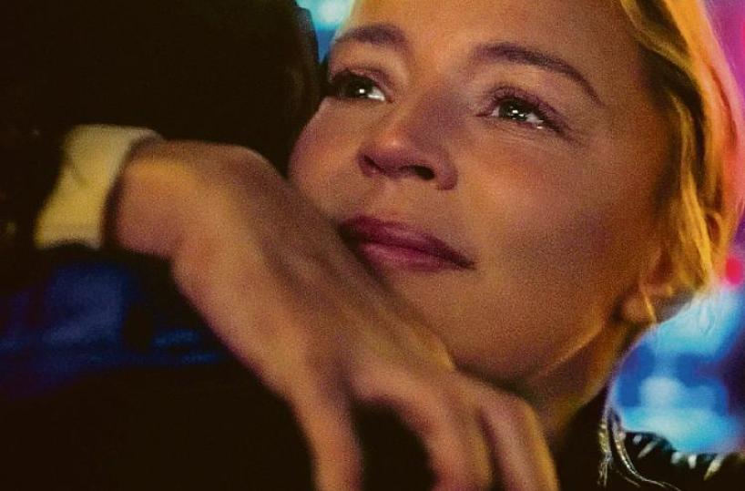 Il trauma di Mia dopo un attacco terroristico a Parigi