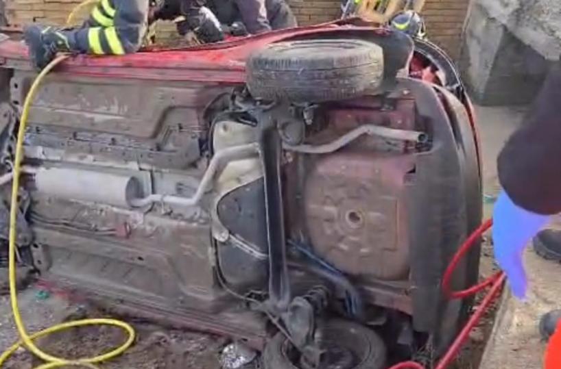 Foggia, scontro tra due auto sulla circonvallazione: veicolo si ribalta, tre feriti