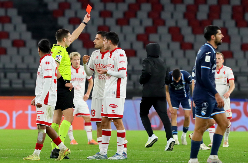 Bari, Vivarini sgombra il campo dagli equivoci «Pensiamo a salvarci»