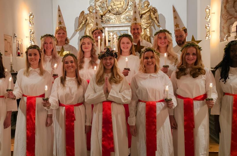 Il Coro Svedese di Santa Lucia in concerto nella Basilica di San Nicola a Bari: una serata di musica, tradizione e luci natalizie