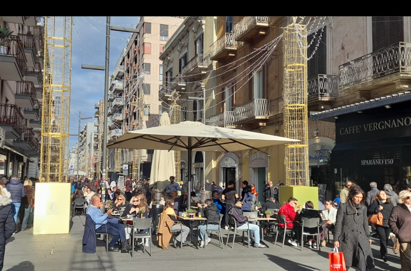 Regali di Natale, per i baresi la spesa stimata è di 250 euro a testa