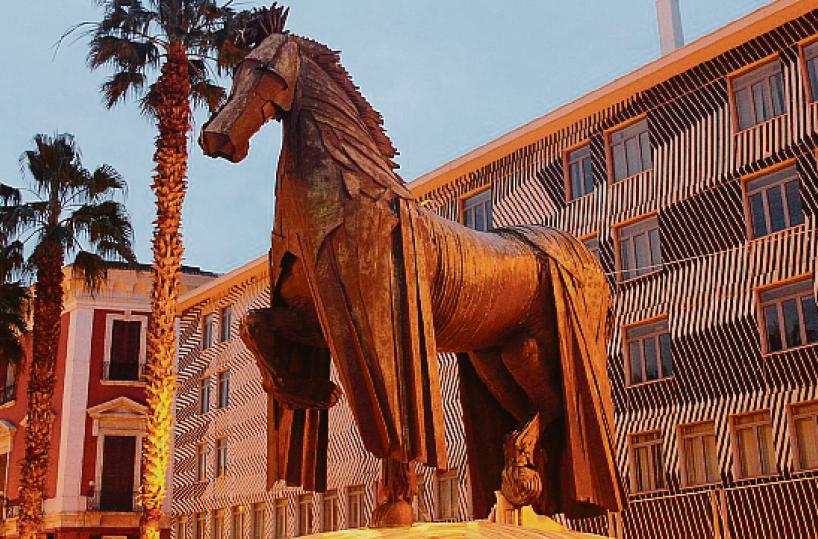 Quell’arte geniale di Ceroli e il fascino di una Bari tra nuove visioni e cultura