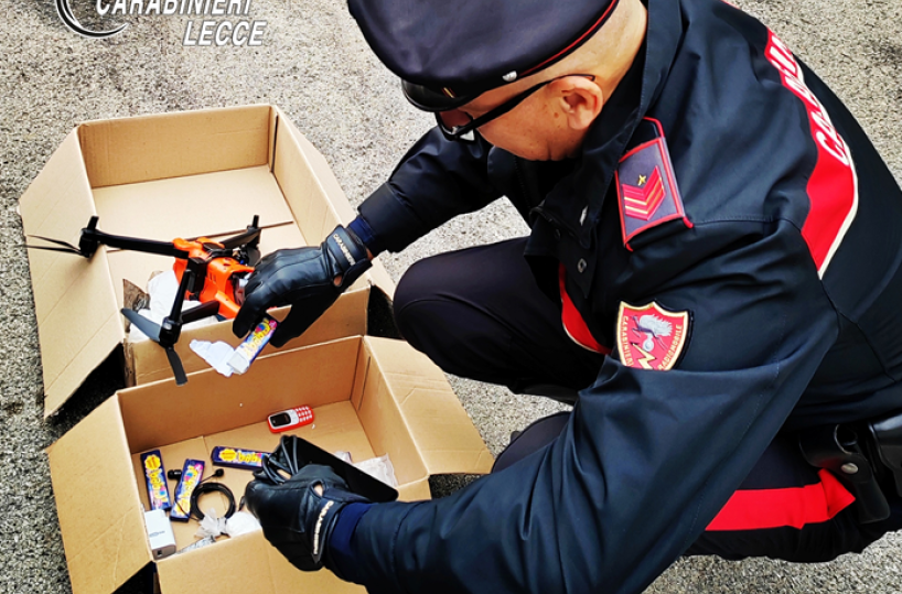 Lecce, intercettato un drone diretto in carcere: trasportava cocaina e cellulari