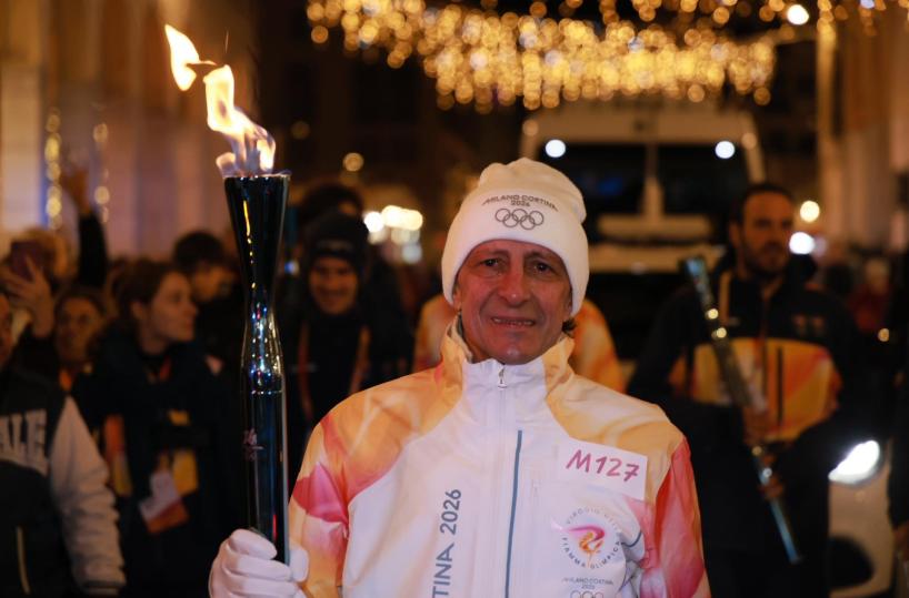 Igor Protti porta la Fiamma Olimpica a Livorno: un messaggio di speranza