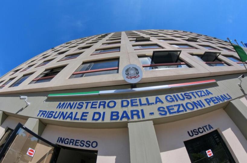 &laquo;Se non mi fai vedere mia figlia saltano teste&raquo;, a Bari donna a processo per maltrattamenti nei confronti dell'ex