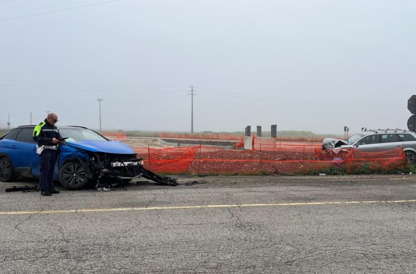 Foggia, scontro tra due auto sulla tangenziale: due feriti in ospedale