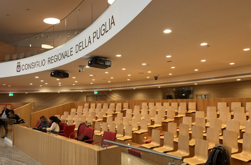 Maschio, avvocato e 50enne: ecco l'identikit medio dei prossimi consiglieri regionali in Puglia