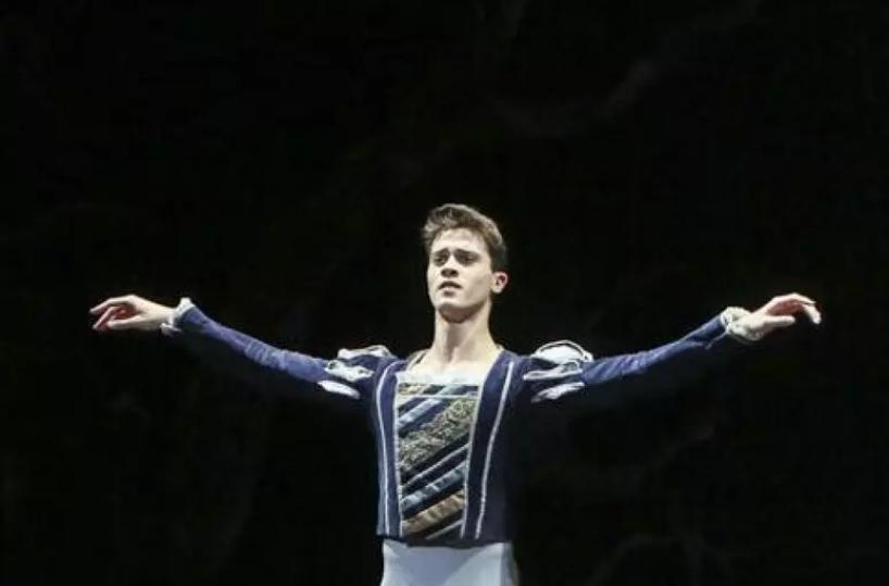 Encomio dal Comune di Potenza al danzatore  Claudio Coviello. &laquo;Orgoglio della citt&agrave;&raquo;