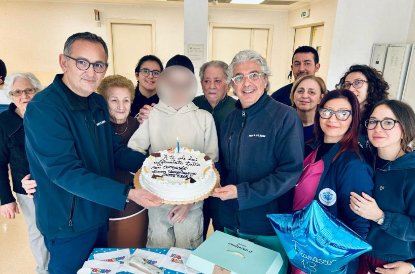 Bari, operato a 13 anni per una gravissima scoliosi torna a casa dopo un mese: &laquo;Vivr&agrave; il Natale in famiglia&raquo;