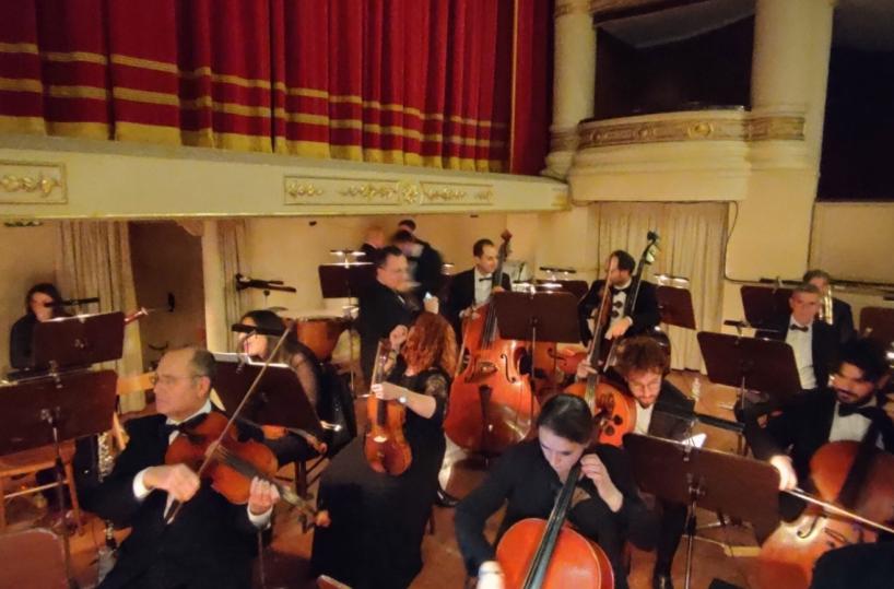 Lecce,  50 musicisti della Filarmonica si ribellano: &laquo;Un'orchestra non &egrave; un mobile di bassa fattura&raquo;