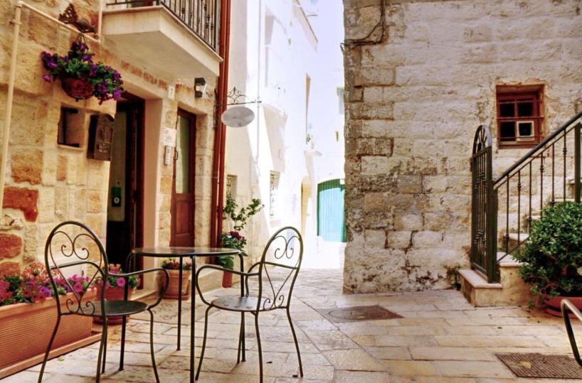 A Bari il turismo &egrave; nero: solo 2 b&b in regola su 54, tra locali camuffati e Iva fantasma