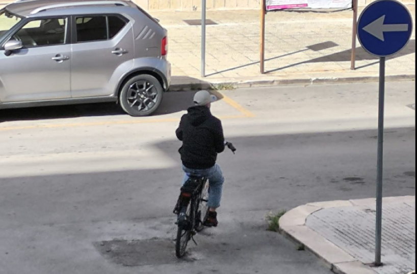 Molfetta, ragazzi  fotografano il giro di droga, ma la denuncia cade nel vuoto