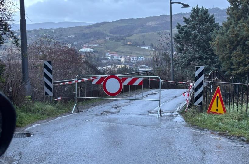 Cadono conci dalla volta in pietra: a Potenza chiuso il ponte di via Grippo
