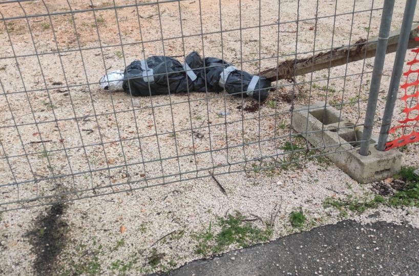 Allarme in un cantiere a Casamassima: &laquo;sembra un cadavere&raquo; ma era solo un fantoccio