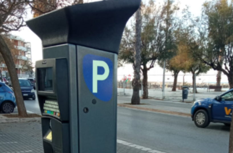 &laquo;A Mola la sosta a pagamento sul lungomare danneggia i locali: affari in calo del 25-30%&raquo;