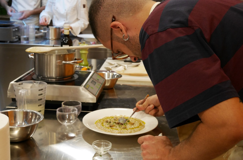 I dieci anni della scuola di cucina Ulisse, tra inclusione e crescita condivisa