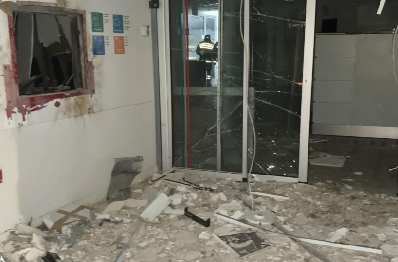 Boato nella notte a Triggiano: banda della marmotta fa esplodere sportello bancomat