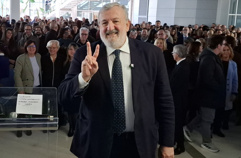 Il futuro di Emiliano nelle mani del Csm: serve l'ok per rimanere in Regione, altrimenti rientrer&agrave; come giudice