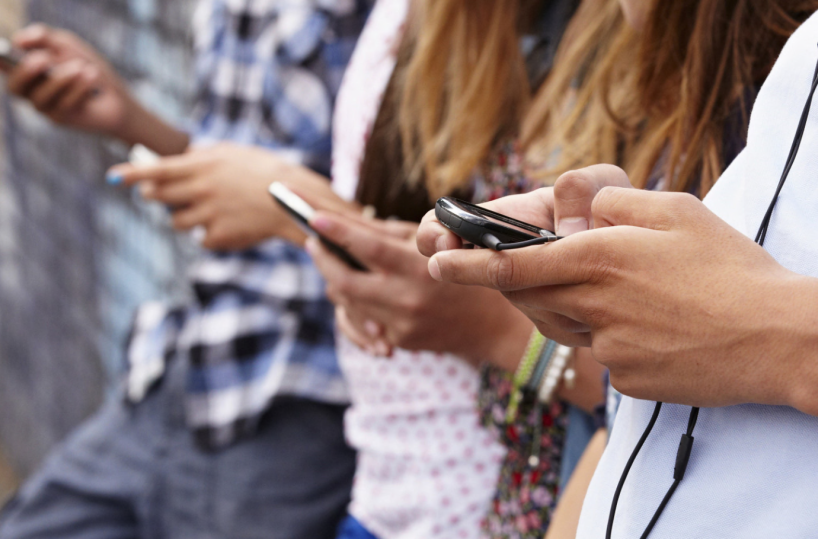 Ragazzi vittime del web, &egrave; allarme isolamento sociale