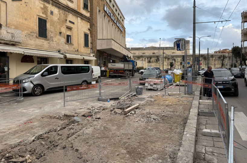 Lecce, caos cantieri fra proteste e diffide. I commercianti si lamentano. E l'assessore Anguilla: &laquo;Ripristini a regola d&rsquo;arte&raquo;