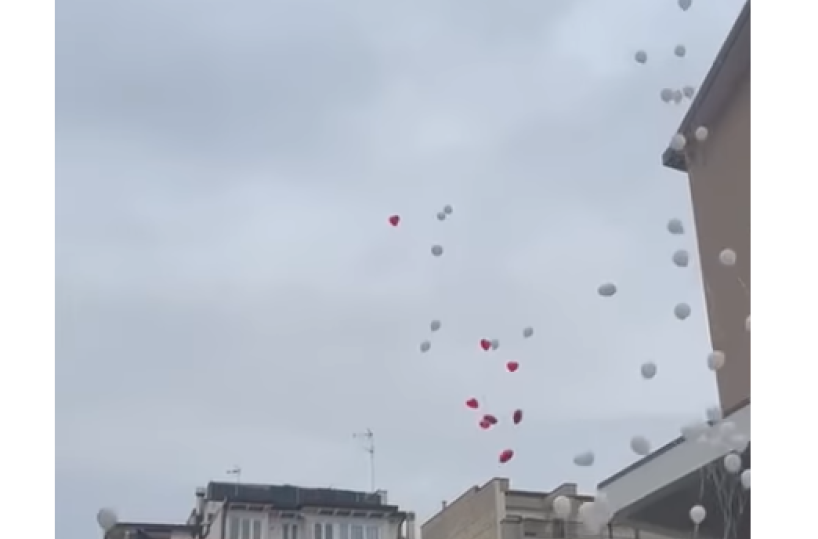 L'ultimo saluto di Altamura ad Antonio e Cecilia Bigi: i funerali dei fratelli vittime dell&rsquo;incidente
