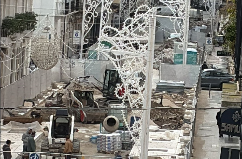 Bari, i commercianti di via Argiro protestano in Comune: &laquo;Cantiere in grave ritardo, pronti a bloccare tutto&raquo;