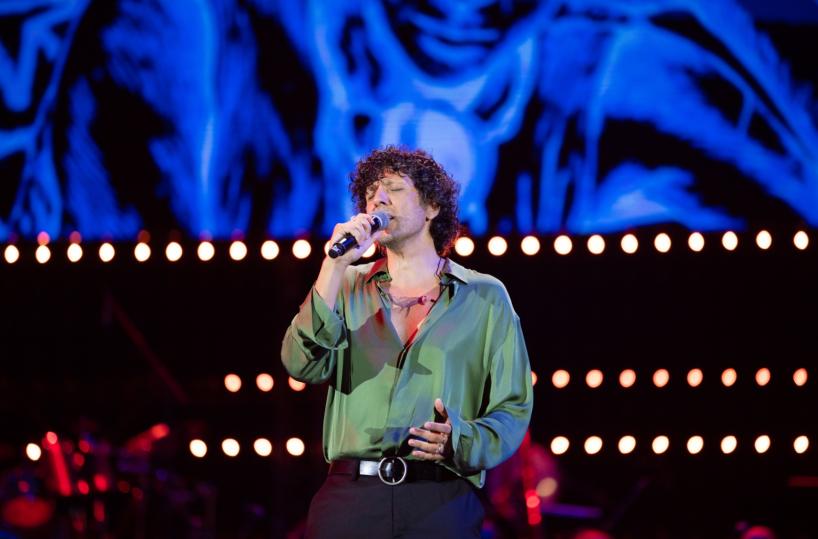 Ermal Meta maestro concertatore della Notte della Taranta 2026: il Mediterraneo come racconto, non come confine