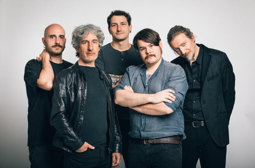 Passa dalla Puglia il tour dei Mercanti di Liquore: &laquo;Non ci troverete mai&raquo; fa tappa a Bari e Nard&ograve;