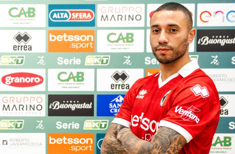 Bari, dalla Juve Stabia arriva Kevin Piscopo: l'attaccante vestir&agrave; la maglia numero 28 