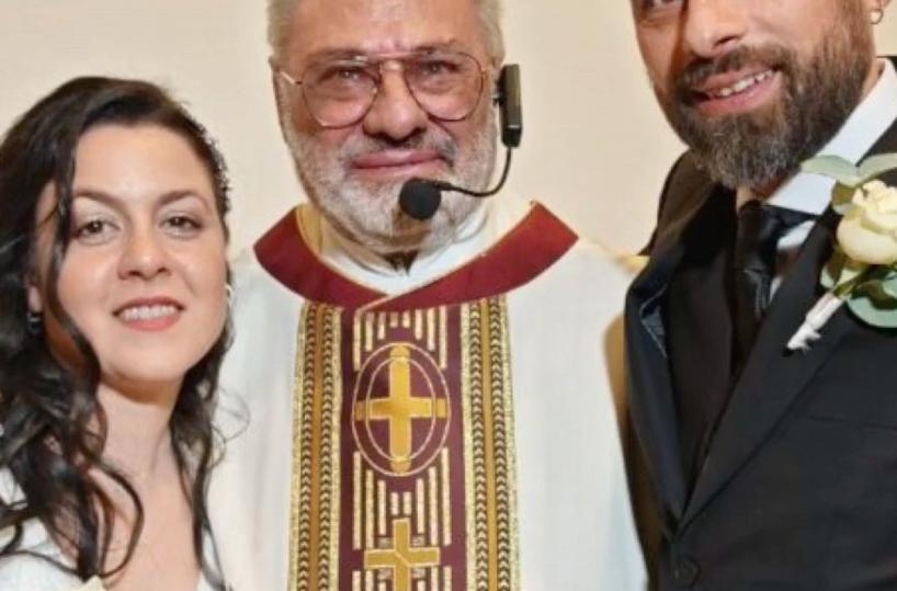 Dal Salento al Messico, da commercialista con famiglia a sacerdote: ecco chi &egrave; Don Carlo dei Lazzaretti il prete leccese che ha celebrato le nozze del figlio