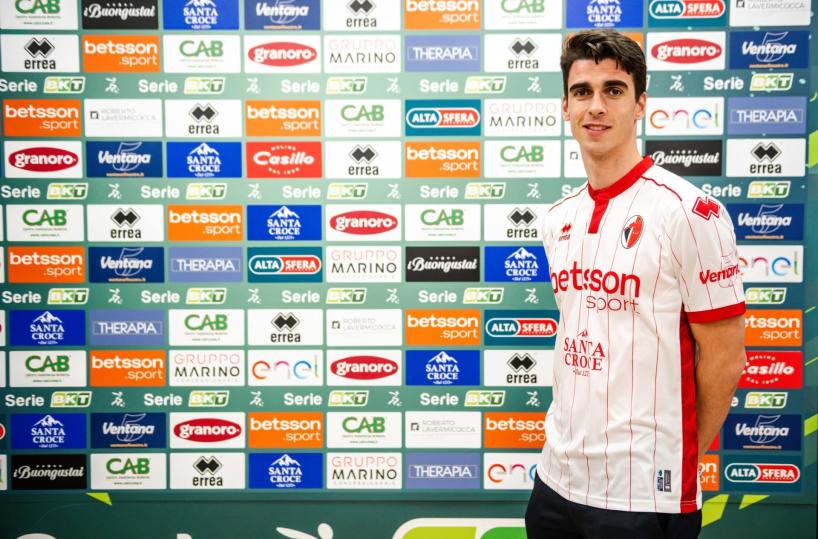 Bari, arriva il difensore olandese Odenthal dal Sassuolo