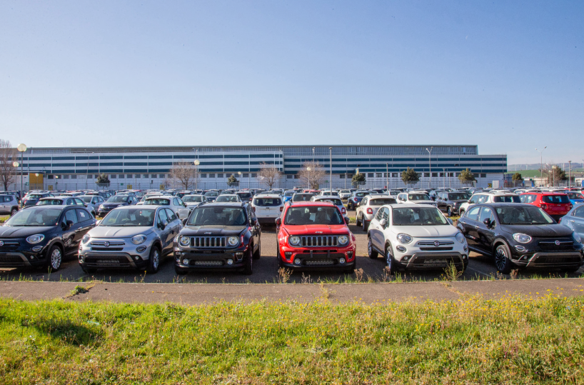 Melfi, Stellantis riapre il terzo turno nello stabilimento. Ma l&rsquo;indotto trema