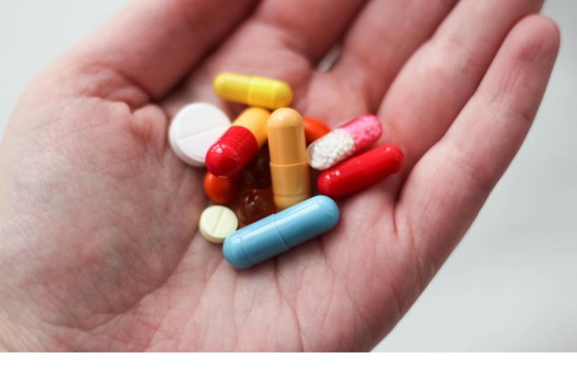 Lecce, sedava la moglie per poter controllare il suo telefono: medico condannato a 4 anni e mezzo 