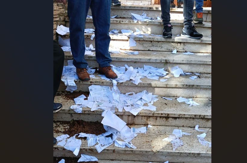 Nard&ograve;, basta &laquo;cartelle pazze&raquo;: sit-in davanti al Consorzio Bonifica Arneo