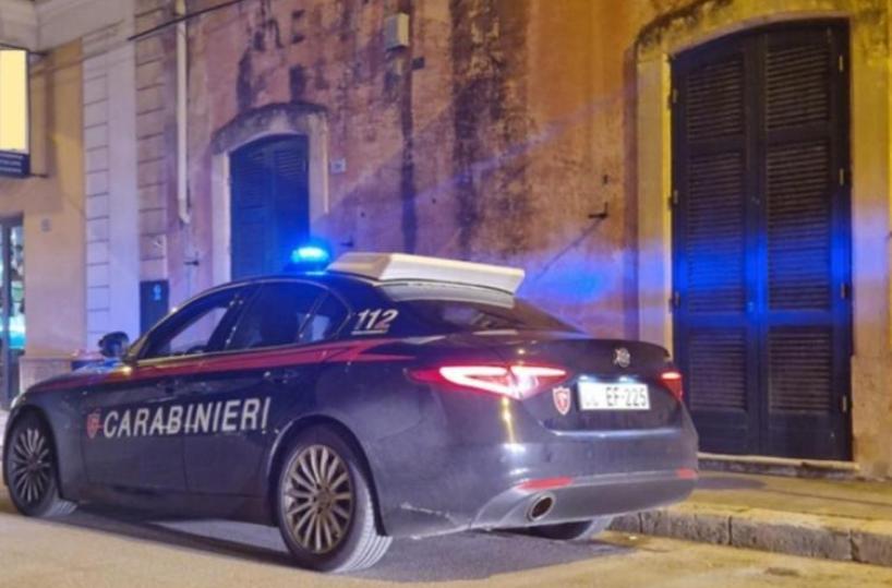 Tricase, tenta di rubare in un'auto ma viene sorpreso sia dal proprietario che dai carabinieri: ai domiciliari 42enne