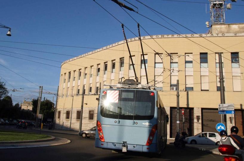 Referendum sui filobus a Lecce, dopo lo stop del centrodestra il comitato non demorde