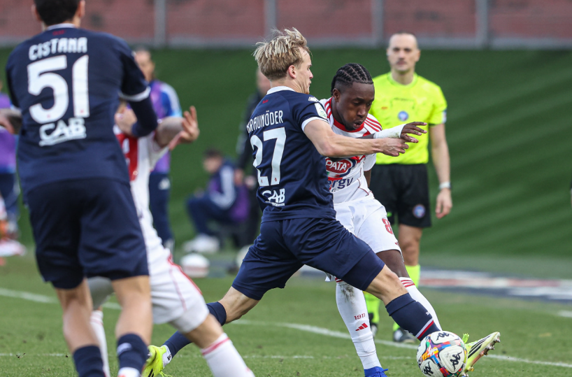 Bari, sprofondo biancorosso. E le parole di Longo sono come &laquo;pietre&raquo;