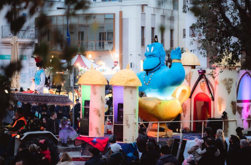 Polignano a Mare, continua il Carnevale di Meravigliosa Maschera: tra carri, musica e divertimento