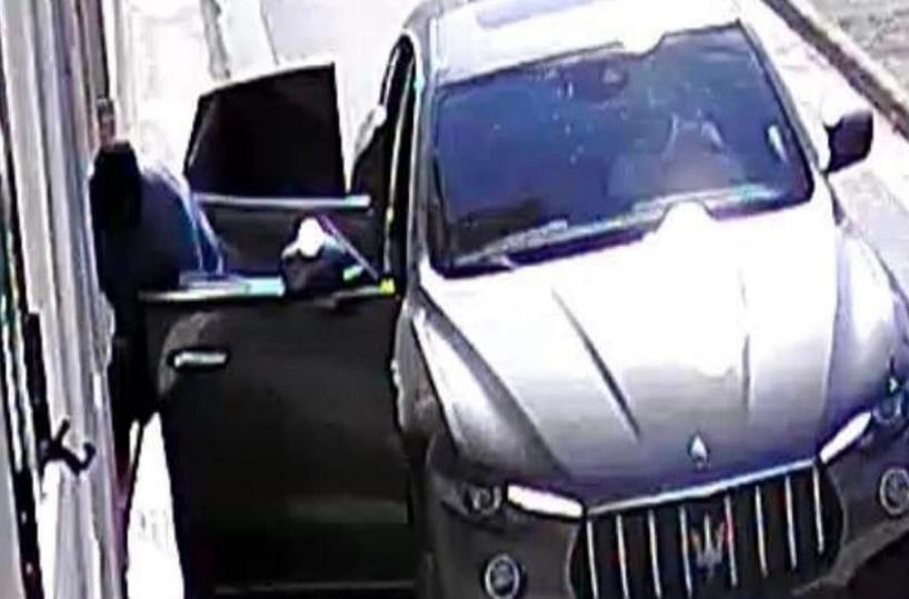 Furti a raffica a bordo di una Maserati blu in provincia di Brindisi: 6 colpi tra farmacie, bar e gioiellerie, indagini in corso