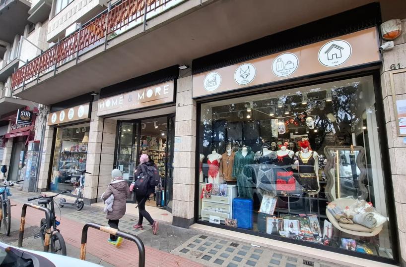 Bari, non si ferma l'incubo delle &laquo;spaccate&raquo;: in piazza Umberto rubato nella notte l'incasso di un negozio 