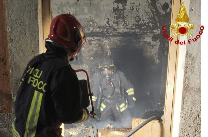 Bari, vigili del fuoco senza tregua, parte l'sos: Siamo oltre il limite&raquo;