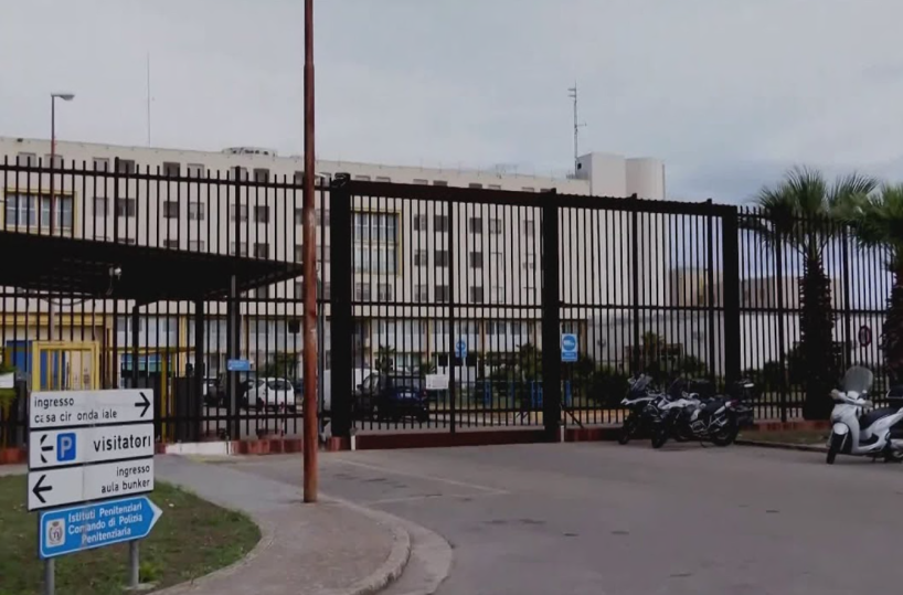 Lecce, il grido di dolore dal carcere arriva in una lettera dei detenuti: &laquo;Siamo troppi, &egrave; un girone infernale&raquo;