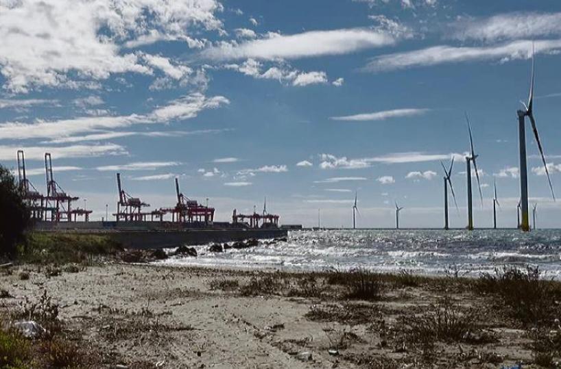 Taranto, non si placa la rabbia per il rigassificatore a Lido Azzurro: &laquo;A 200 metri dalle nostre case&raquo;