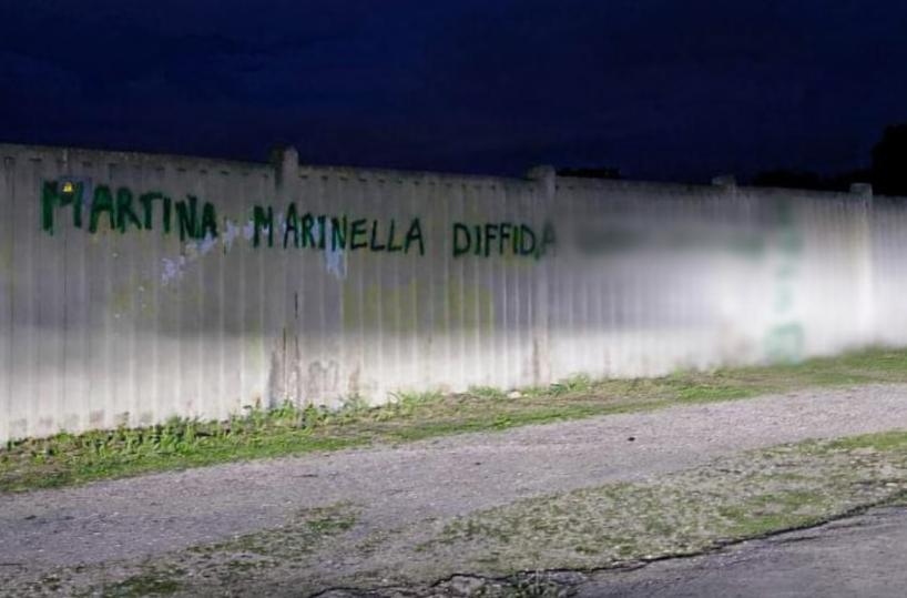 Striscione sessista contro la commissaria di Manduria che ha fermato i tifosi violenti: indagini in corso