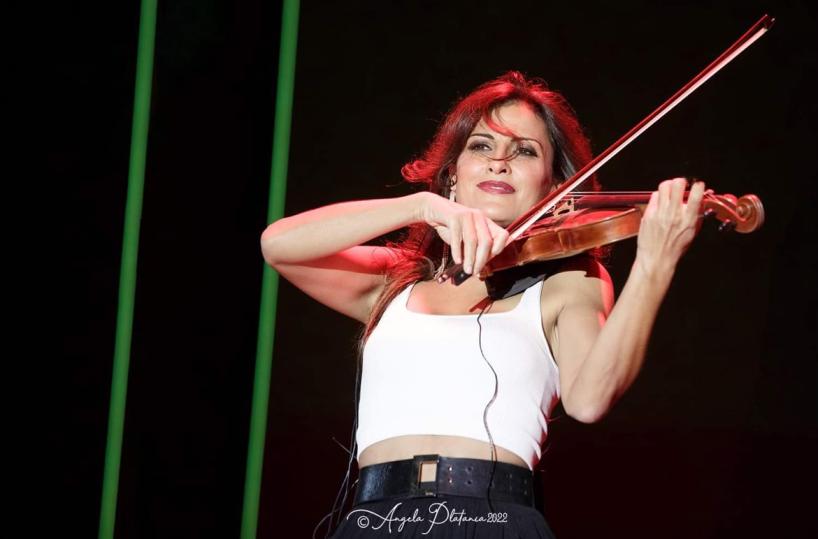 &laquo;Io, violinista a Sanremo, credo nella musica&raquo;: da Monopoli all'orchestra dell'Ariston la storia di Tiziana Giannelli