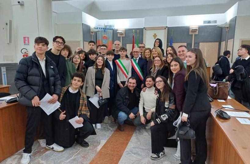 Eletto il primo sindaco dei ragazzi e delle ragazze a Taranto