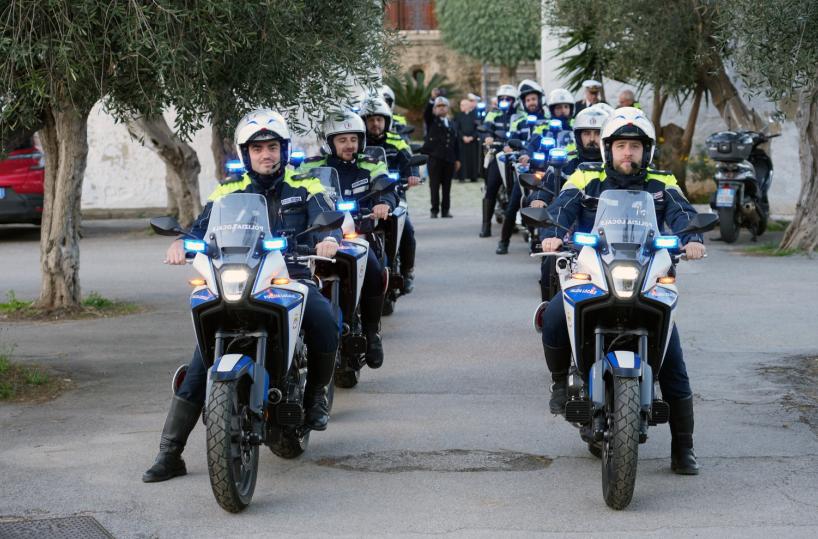 Furto sventato in centro a Bari: due persone denunciate, merce recuperata